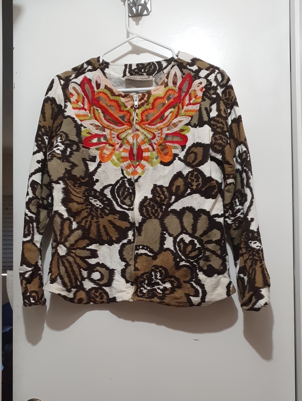 🐞Women's Floral Embroidered Zip-Front Jacket in Brown & White